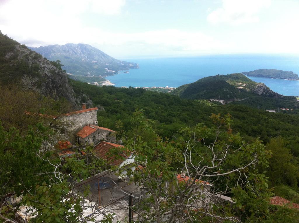 Ladera Lapcici Villa
