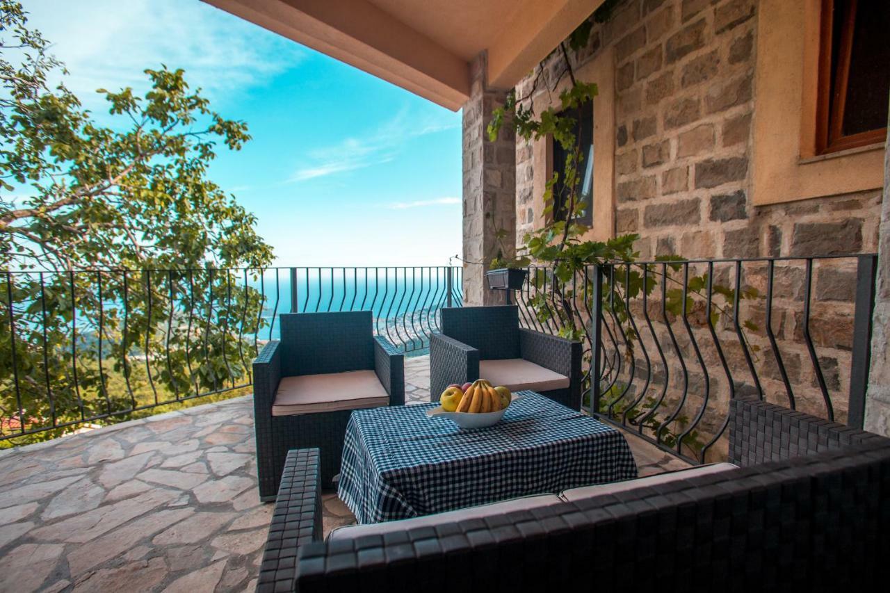 Ladera Lapcici Villa Budva